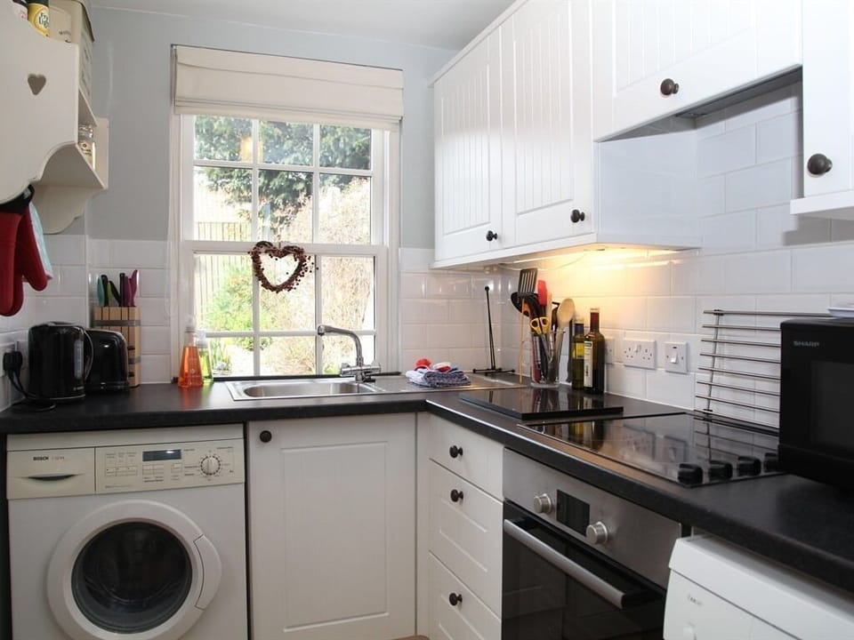Old Post Cottage kitchen