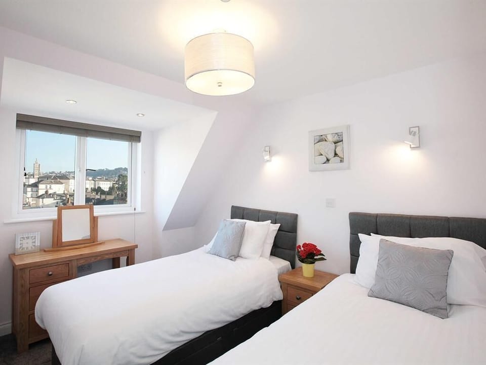 apartment 9, twin room