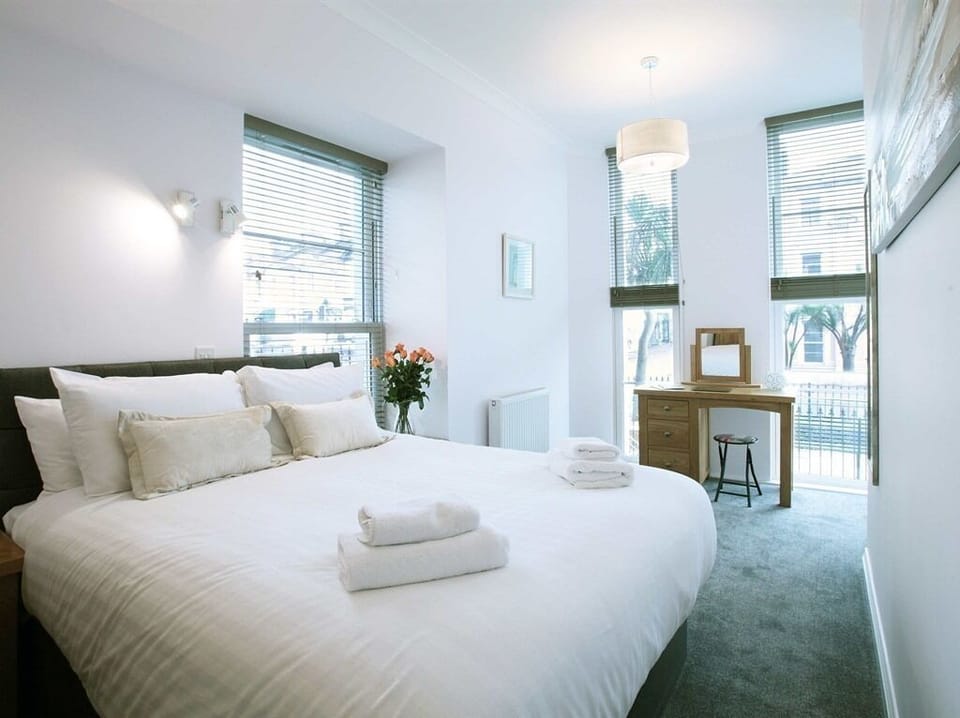 apartment 3, master bedroom