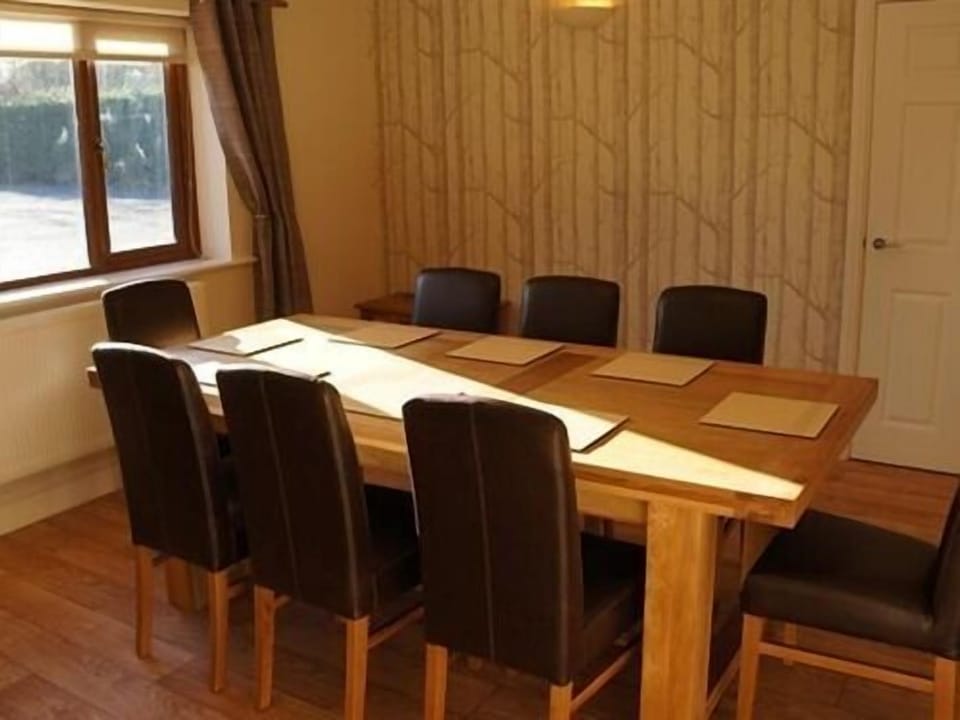 Dining / Restaurant