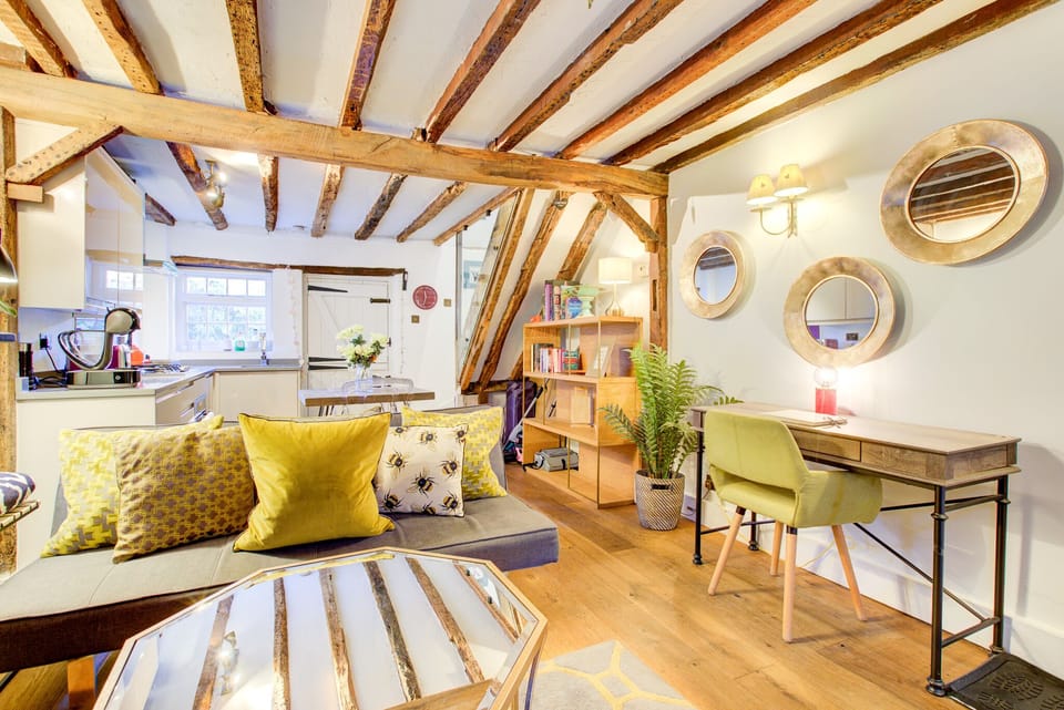 Living Room / Lounge