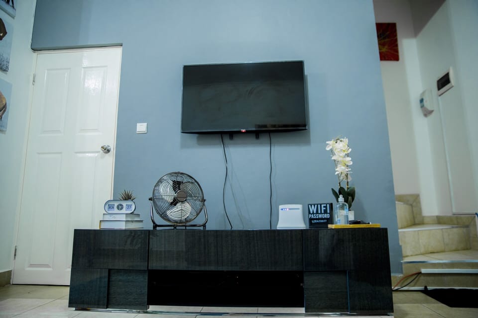 Entertainment - Dstv, Netflix Internet