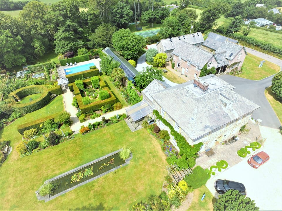 Glebe House Cottages 5 Acre Family Holiday Site