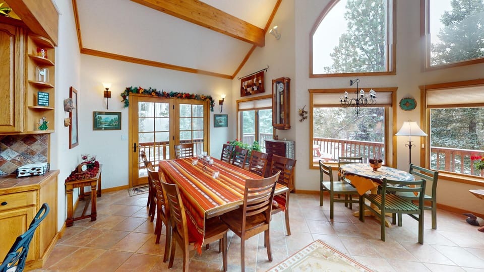 Dining area with plenty of seating for everyone to be comfortable