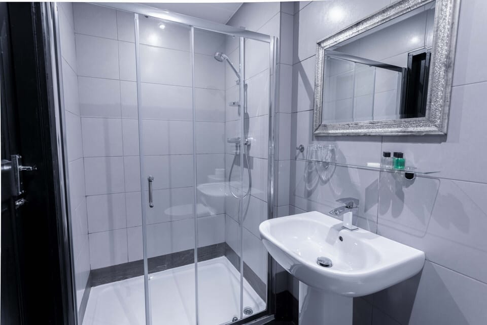 Superior Room Bathroom