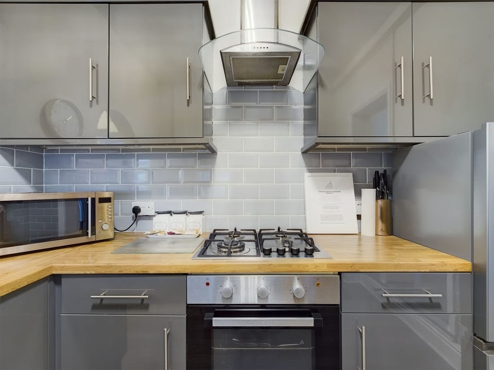 Modern Fully Equipped Kitchen