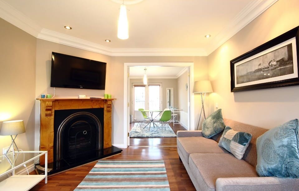 Living Room / Lounge