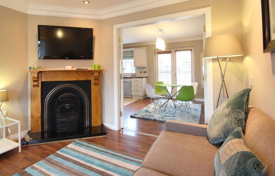 Living Room / Lounge