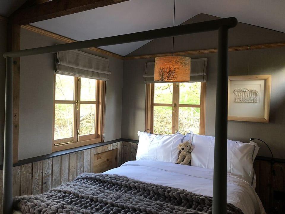 The double bedroom in The Doghouse