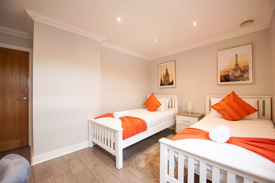 Twin Bedroom