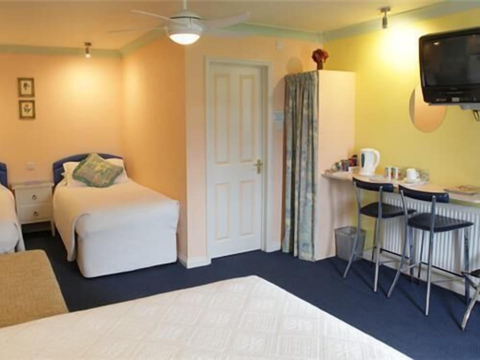 Family room | Little Bullocks Farm bed & breakfast, near Stansted