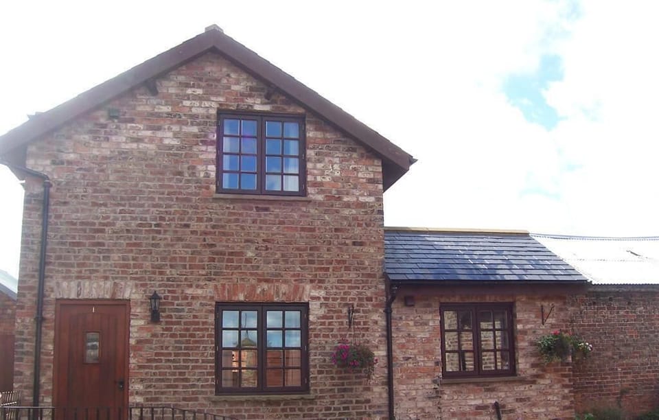 Wash House Cottage No1