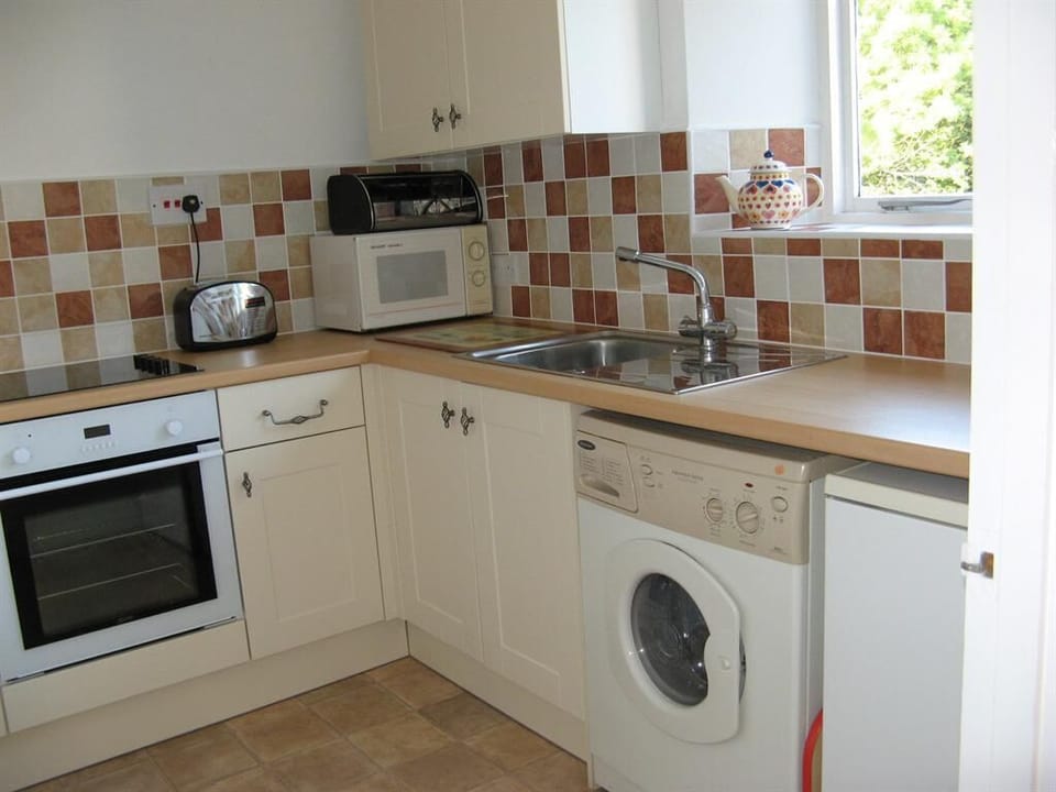 Cider cottage kitchen