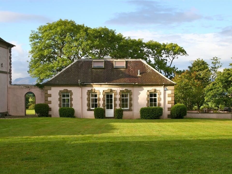 Cottage elevation to garden