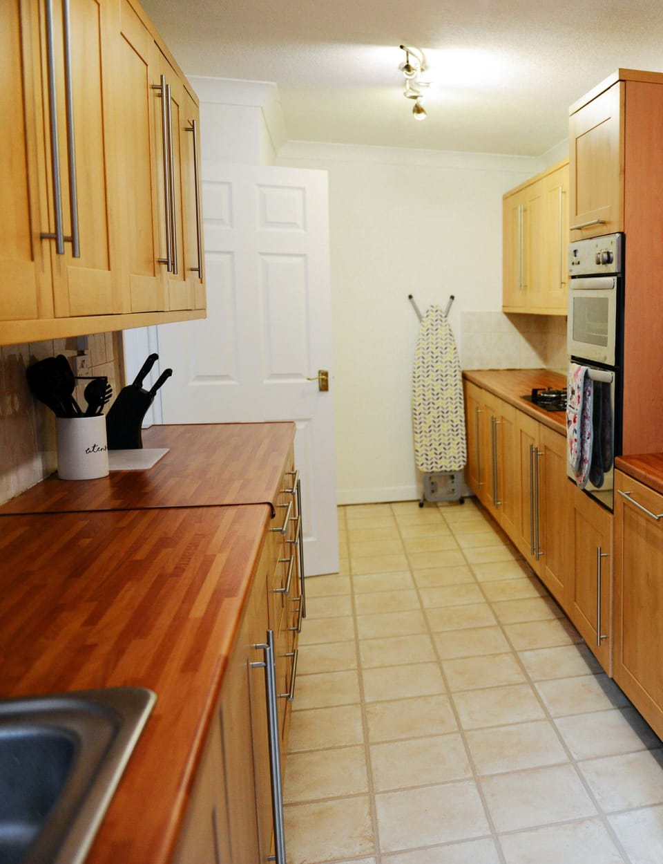 Apartment 6 Kitchen