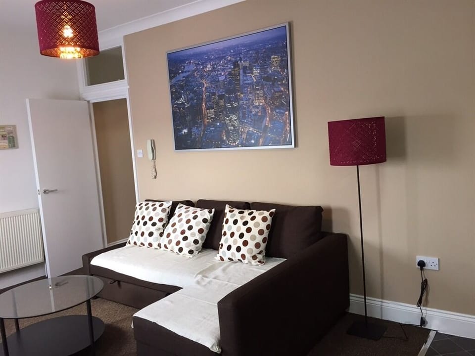 Living Room / Lounge