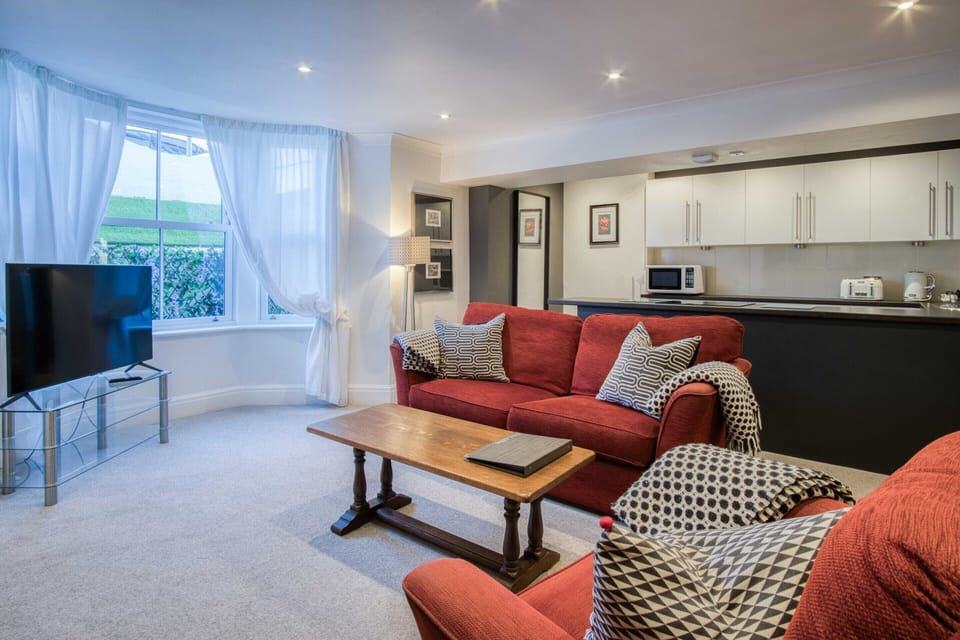 Open Plan Lounge, Kitchen and Dining Area