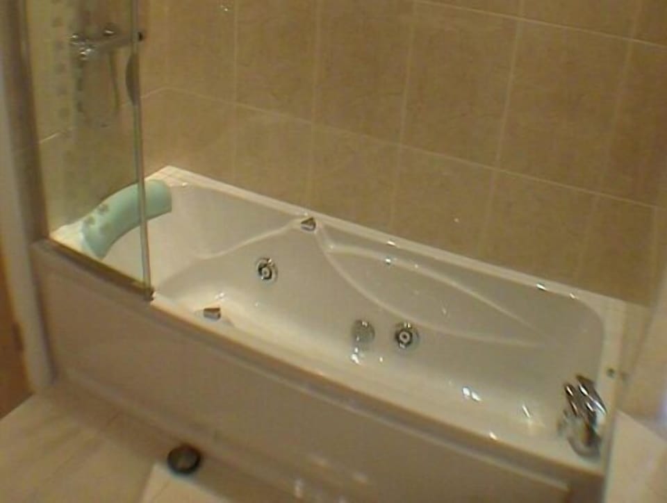 Corniche Jacuzzi