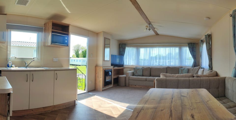 Living Room / Lounge