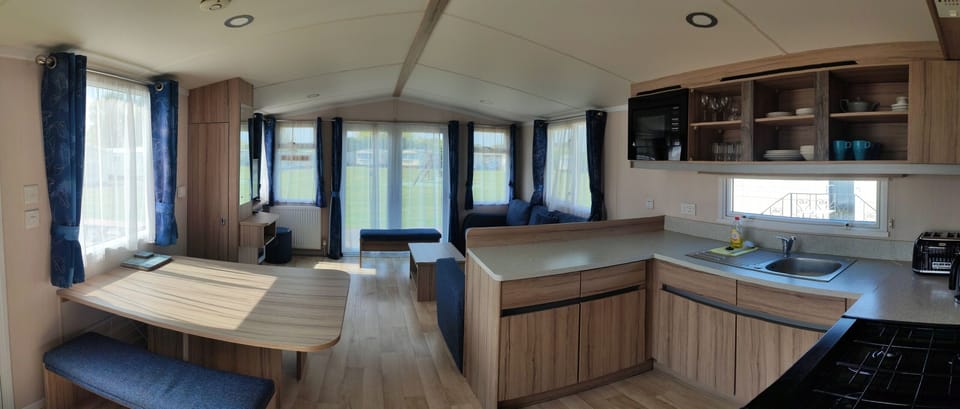 Living Room / Lounge