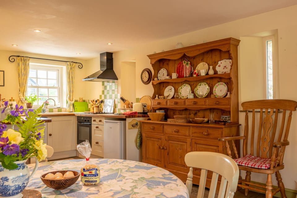 Kitchen with dining table