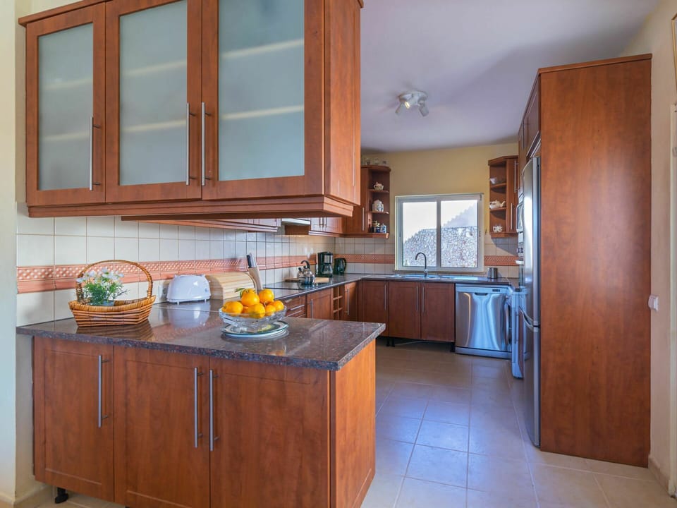 Cabinetry, Countertop, Furniture, Property, Kitchen, Wood, Interior Design, Architecture, Building, Wood Stain