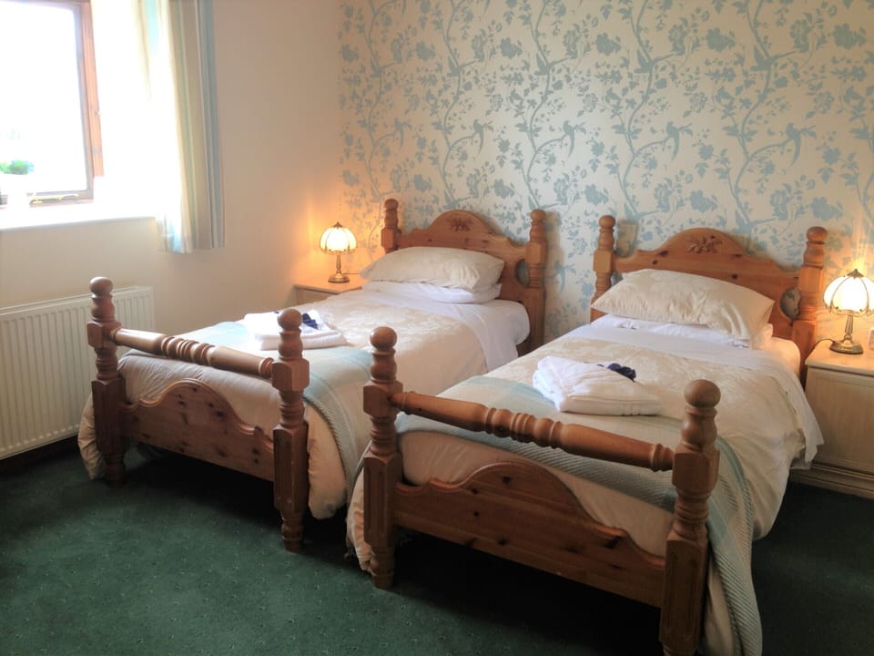 Ground floor twin bed bedroom.