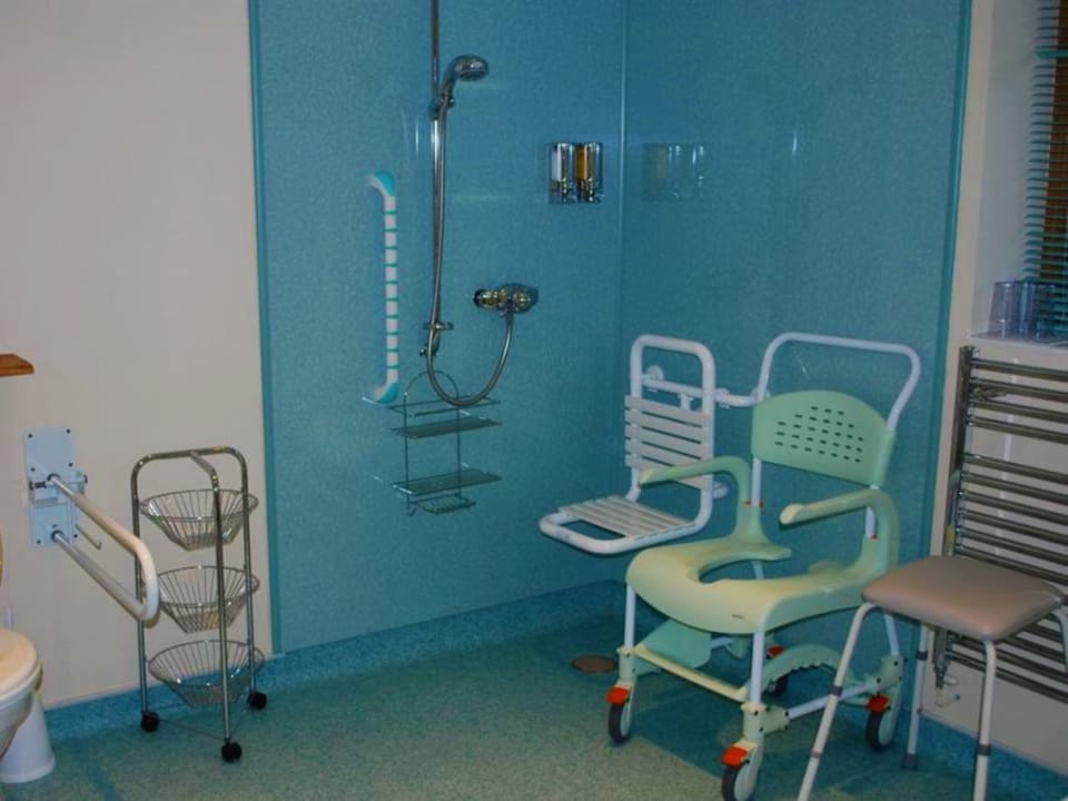 Two types of shower chair are available.