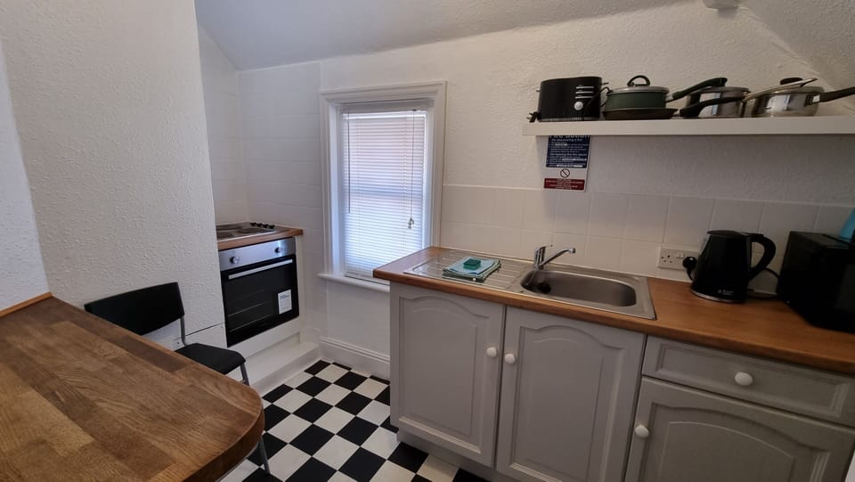 Flat 6 Kitchen