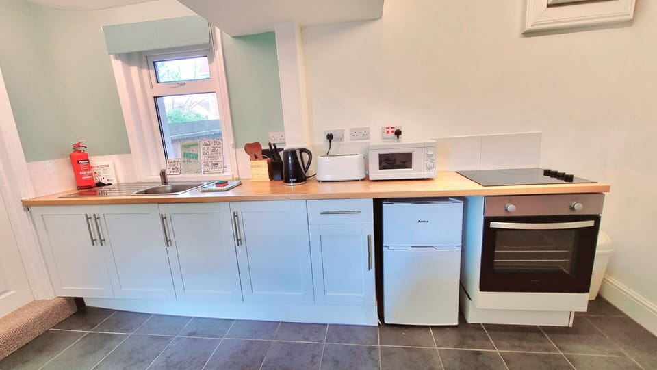 Flat 1 Kitchen