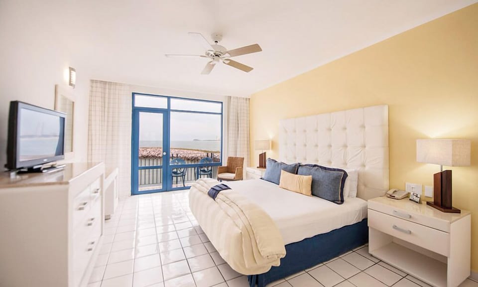 008-el-cid-marina-gallery-amenity.jpg