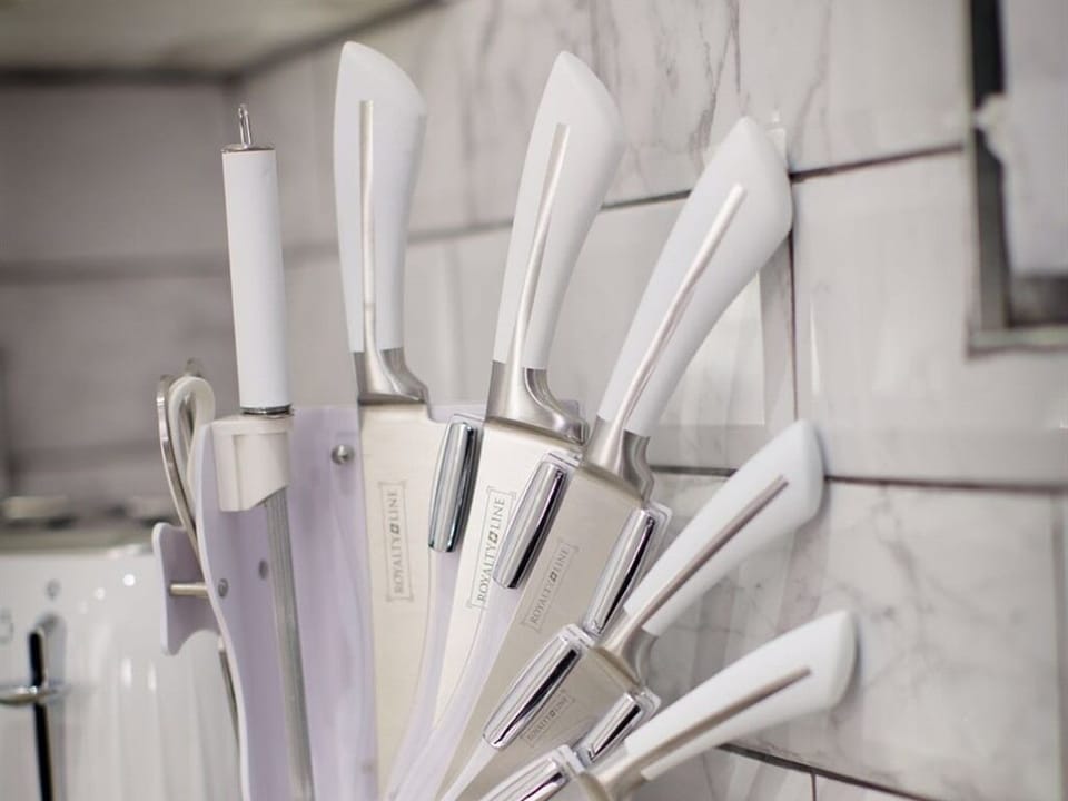 Kitchen utensils in studio apartment 