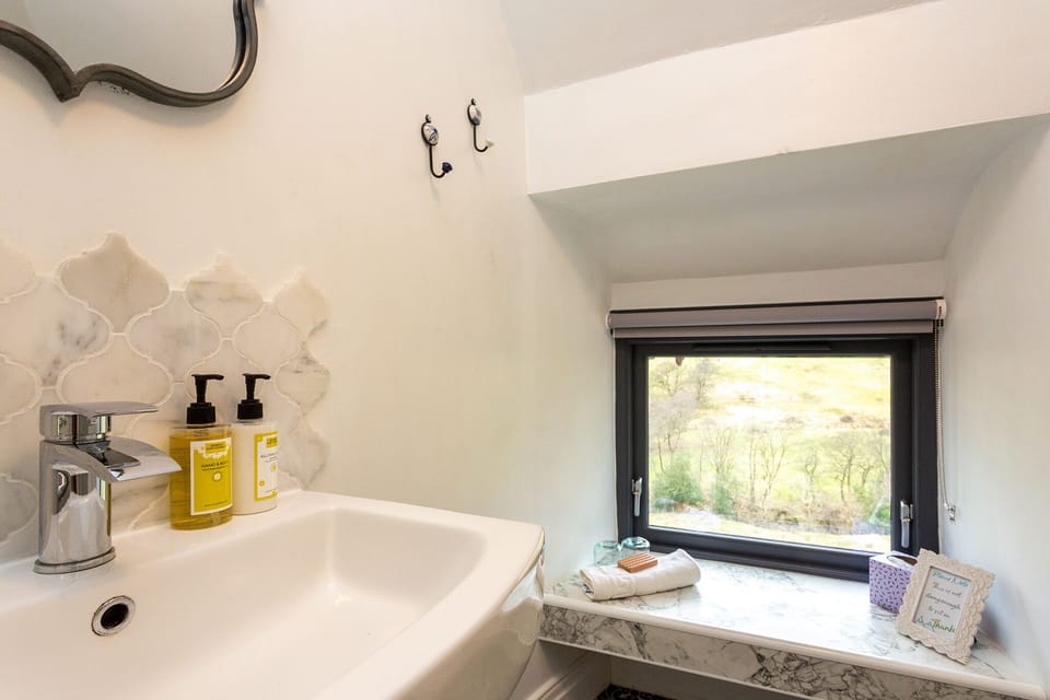 Ensuite Bathroom Styling