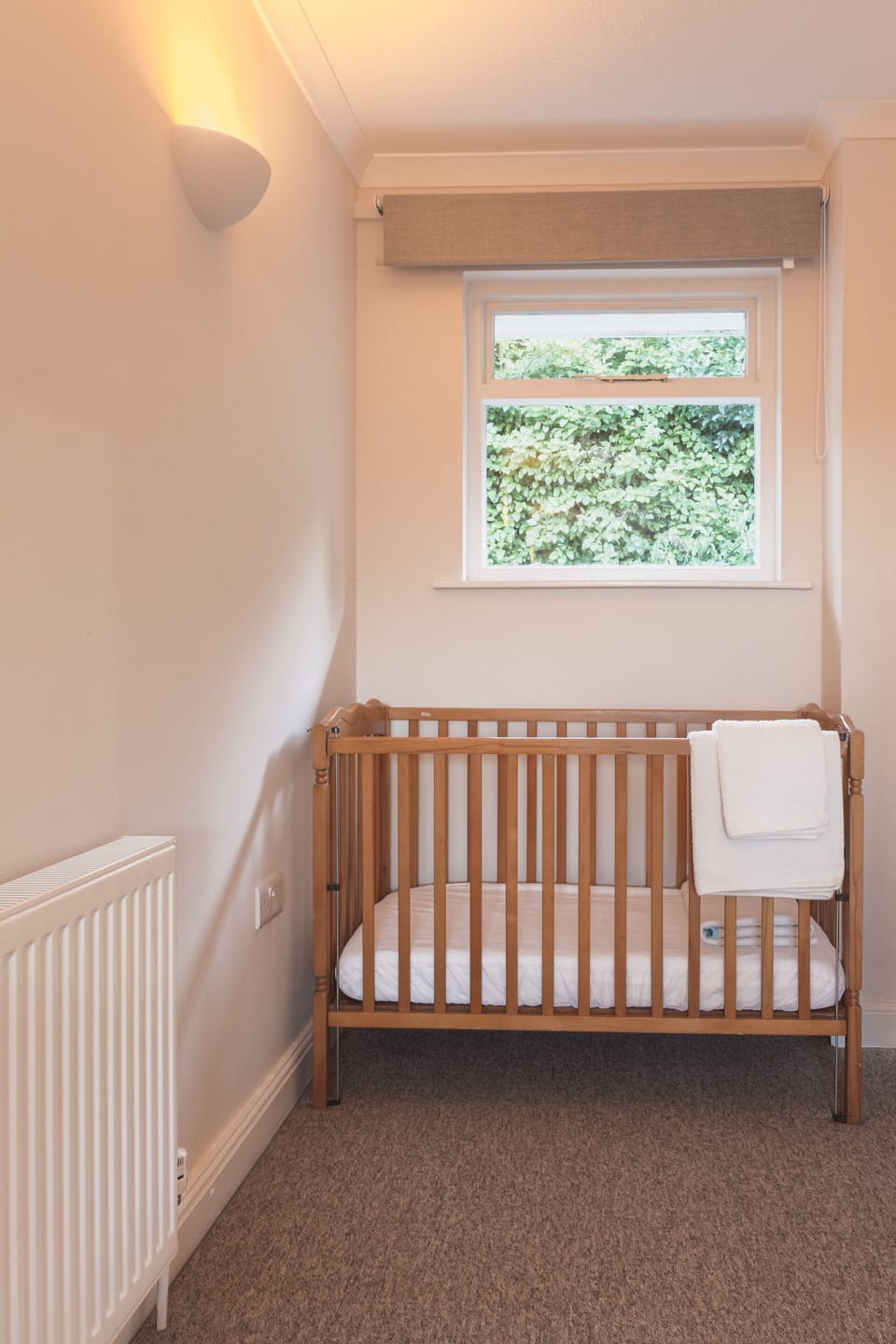 Cherry Tops Cot in bedroom 1