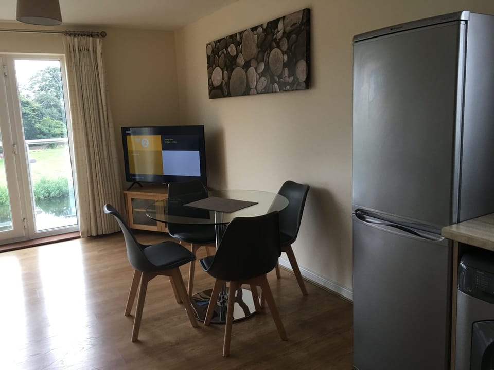 Dining area Holiday Let Skipper Way Little Paxton