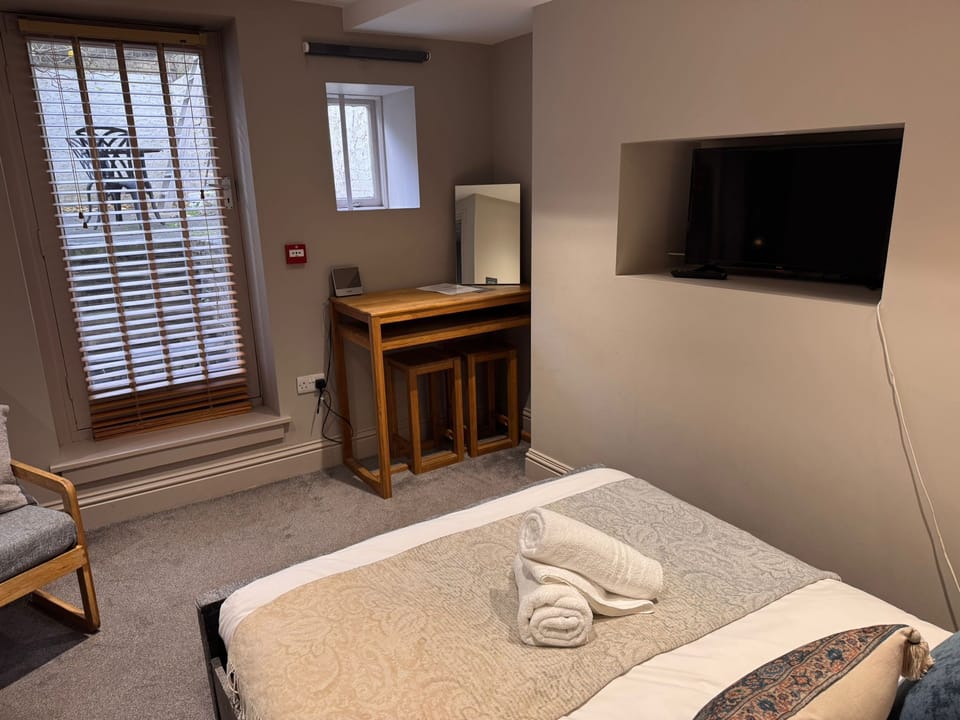 double room with shared bathroom and share kitchen/room  12