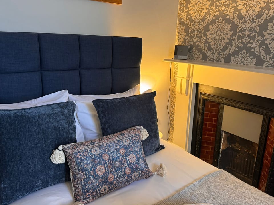 double room with shared bathroom and share kitchen/room  13