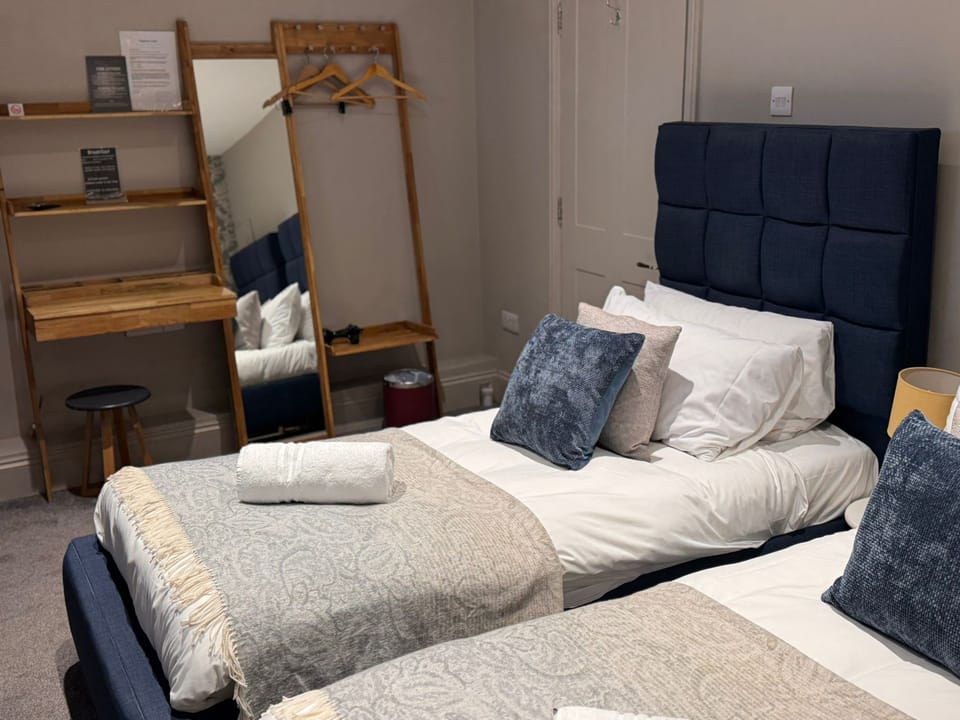 twin room with shared bathroom and share kitchen/room  11