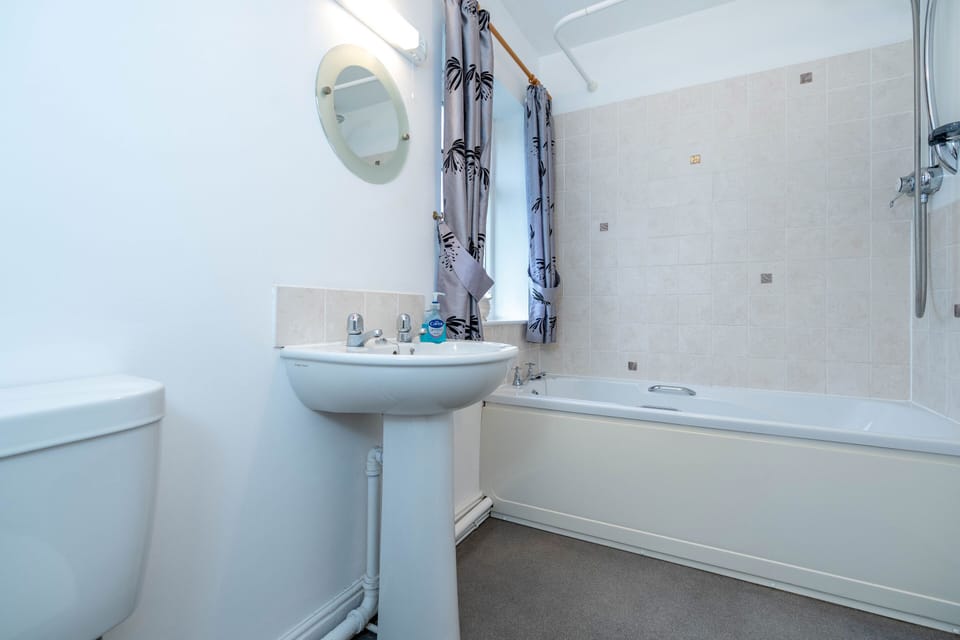 Pheasant Cottage Bathroom