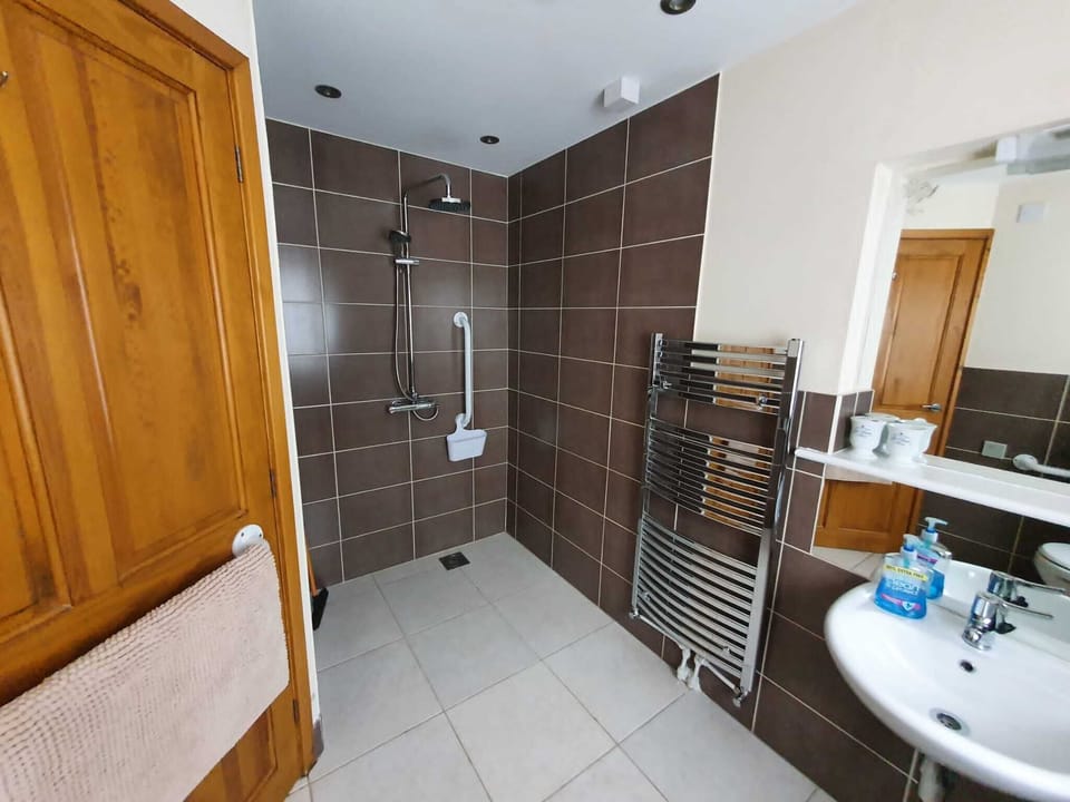 Master Bedroom Ensuite Wet Room