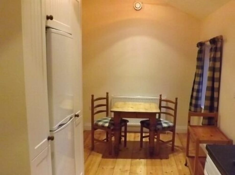 The Parlour - dining area