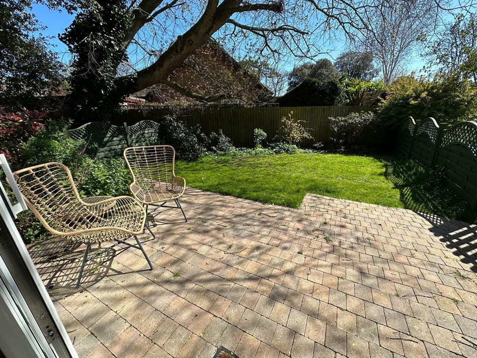 Bungalow garden