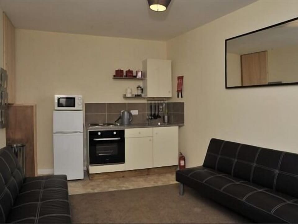Kitchen and Lounge area