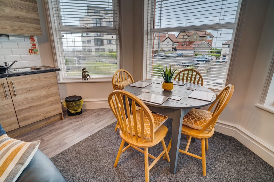 Dining room flat 2