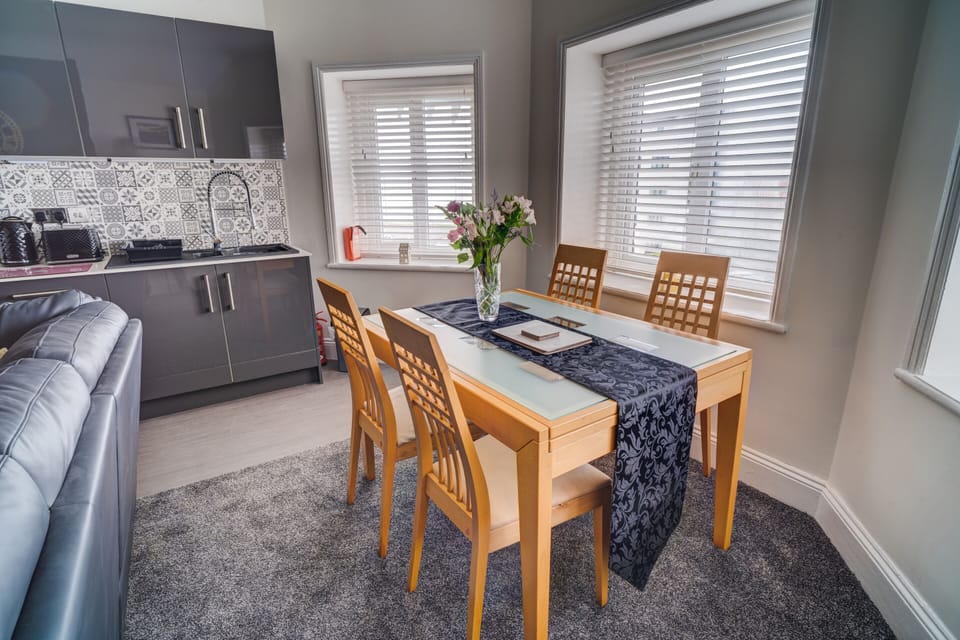 Dining room flat 5
