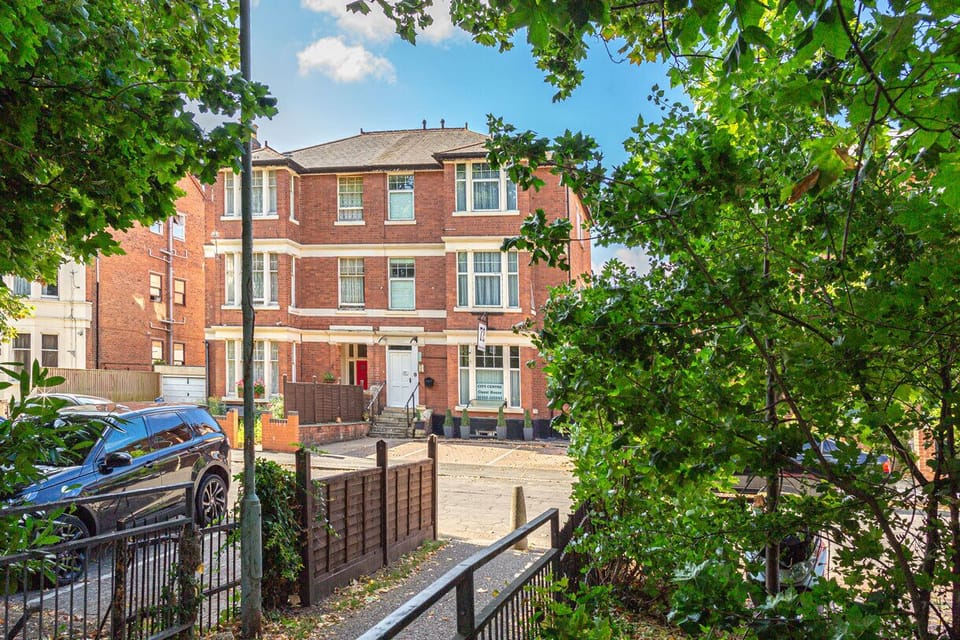 72 Weston Road, Gloucester, GL1 5AX
