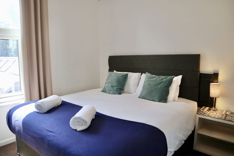 Superking bed - ensuite room