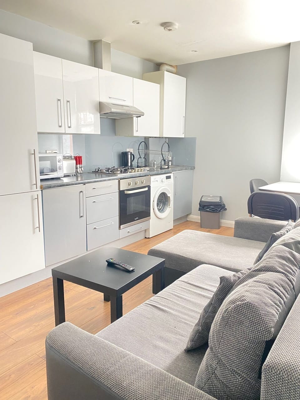 2 Bedroom Ensuite Kitchen/Lounge Area
