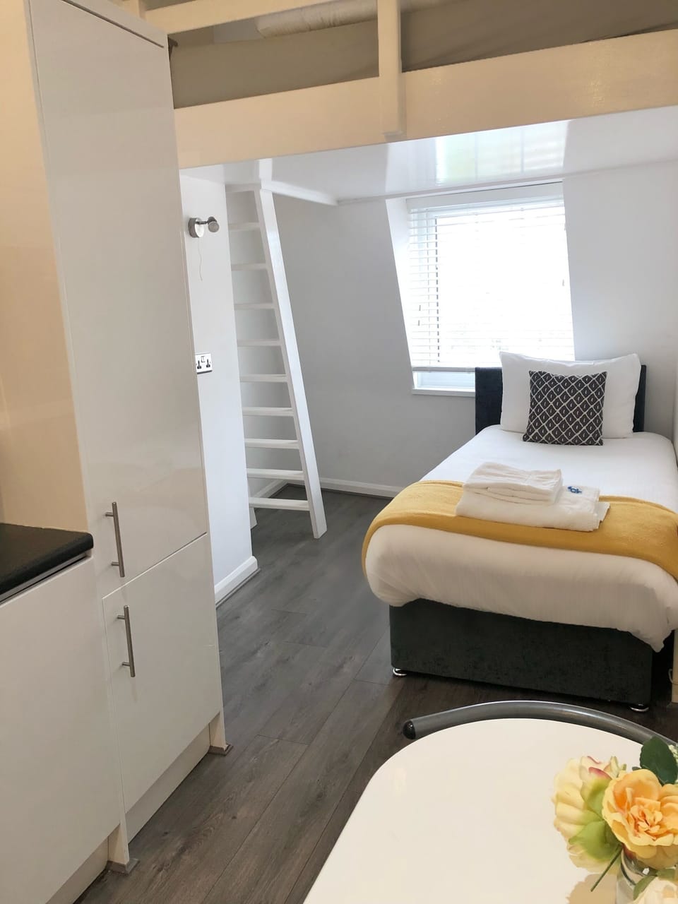 Studio 33 - Twin Studio Apartment with raised Loft Bed 