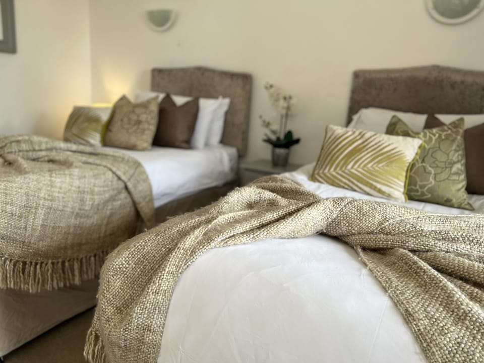 Cottage room 1 